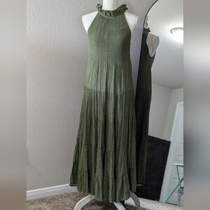 Green Halter Neck Crinkled Maxi Dress